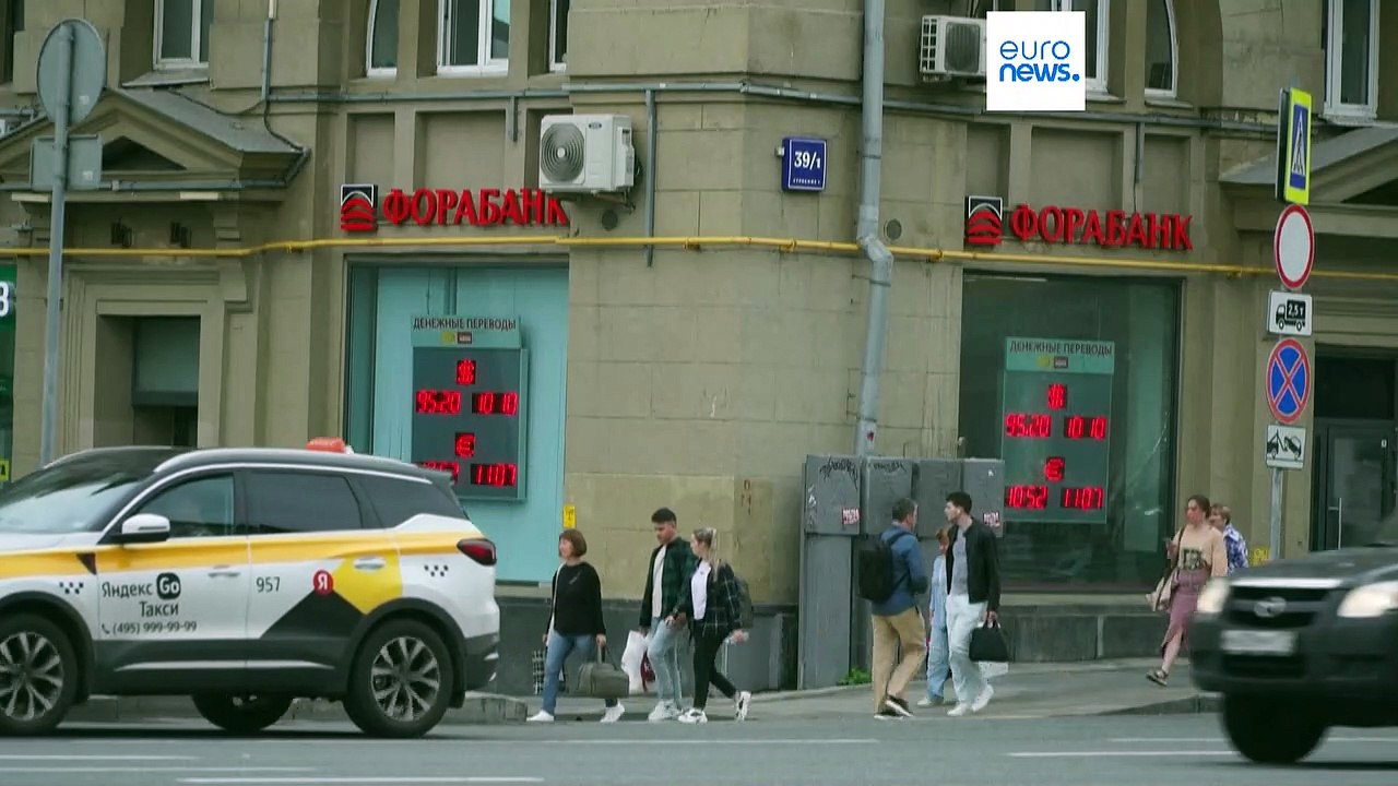 Обвал рубля: ключевая ставка стала двузначной