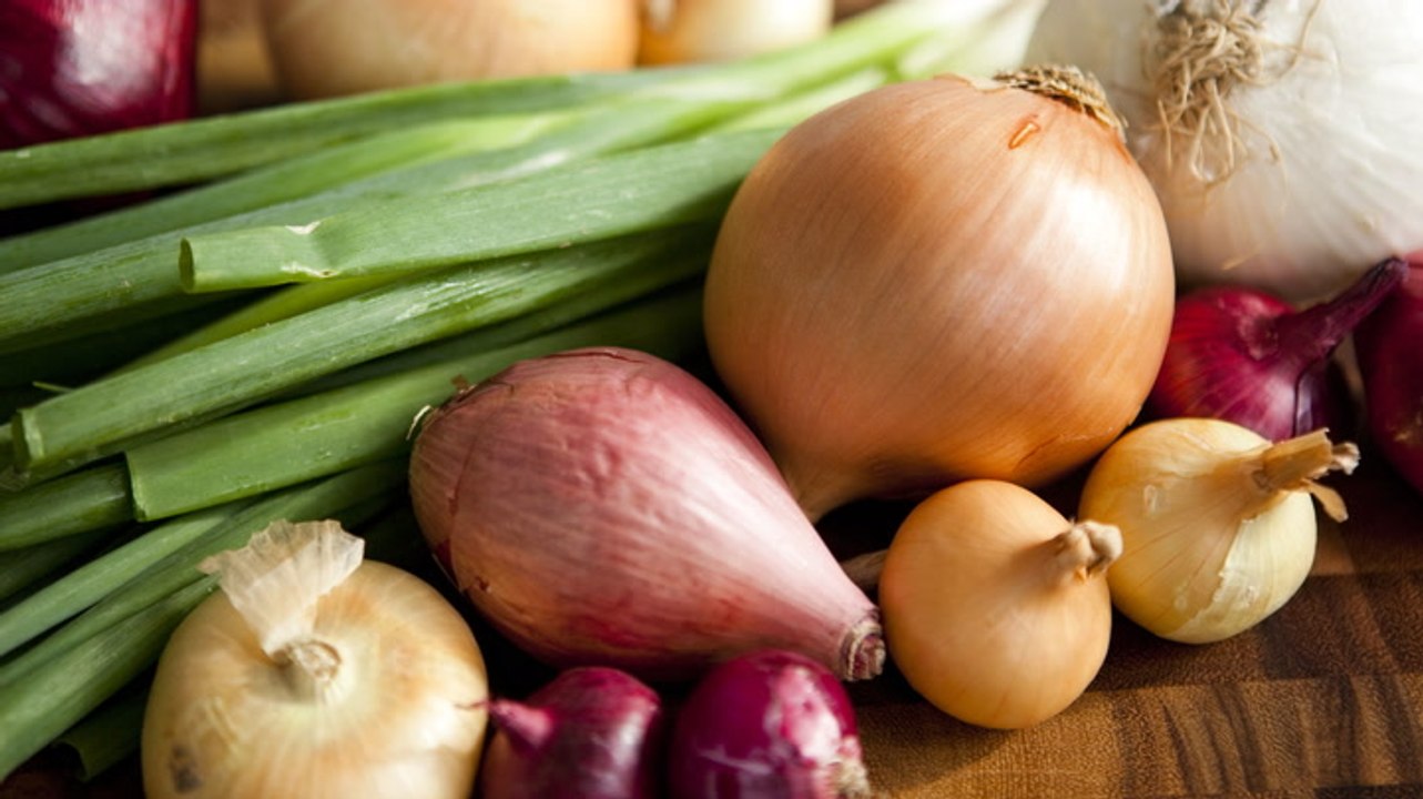 The Difference Between A Shallot And An Onion
