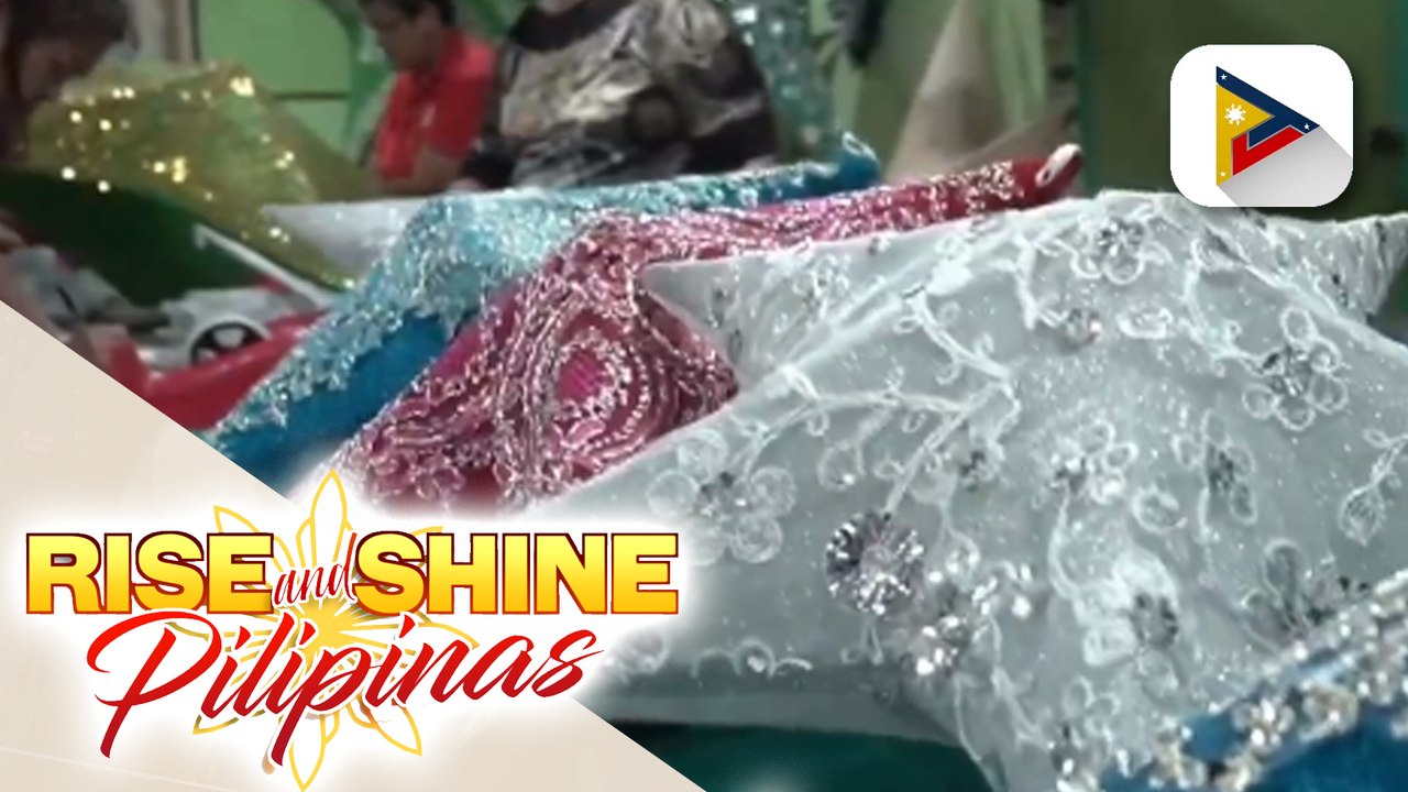 Christmas parol and decor, silipin!