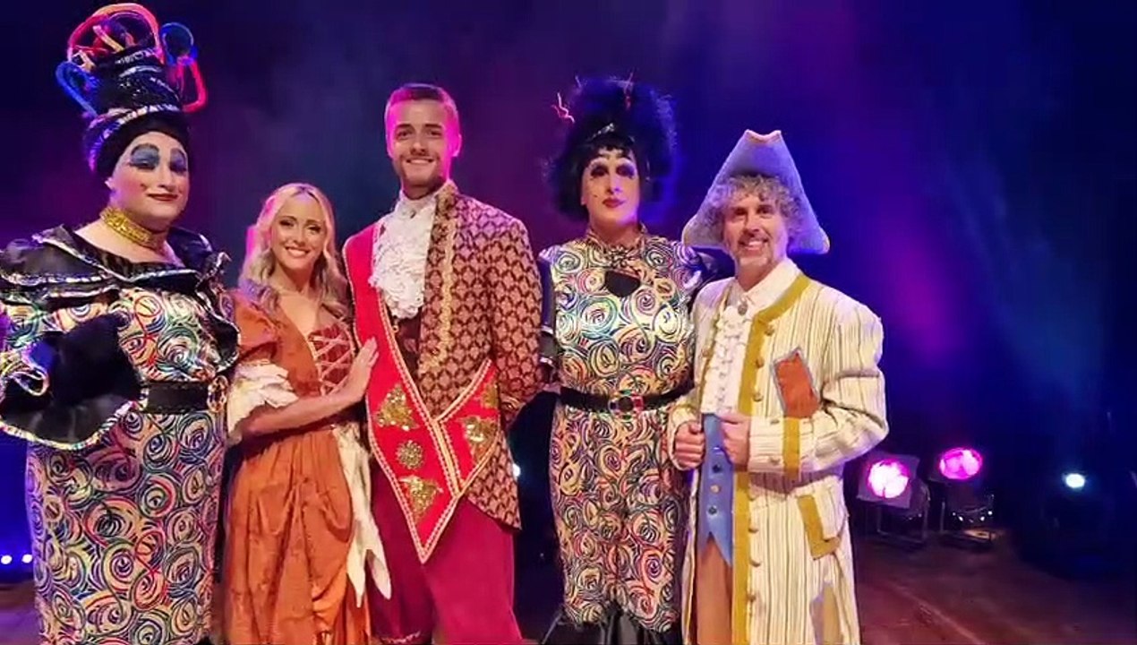 Cinderella panto cast Wellingborough Castle Theatre