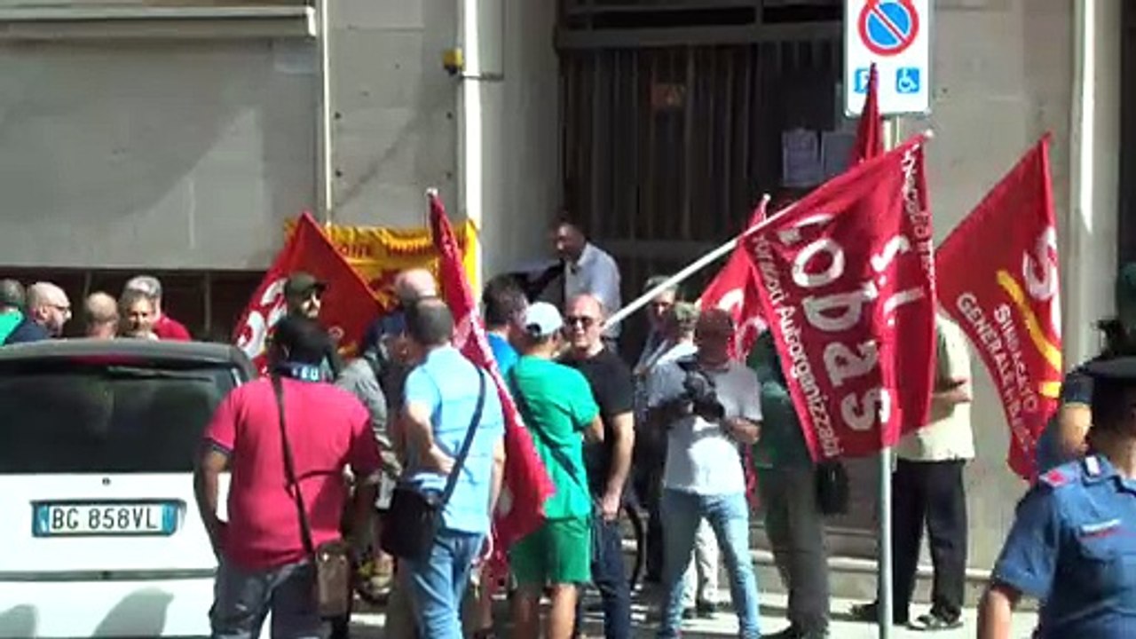 Reddito di cittadinanza, in pochi al sit-in