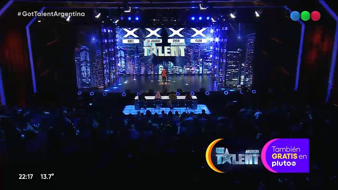 La Joaqui invitó a dos bailarines a trabajar con ella