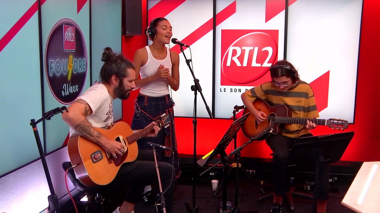 Olivia Dean et Waxx interprètent "You've Got a Friend" en live dans Foudre