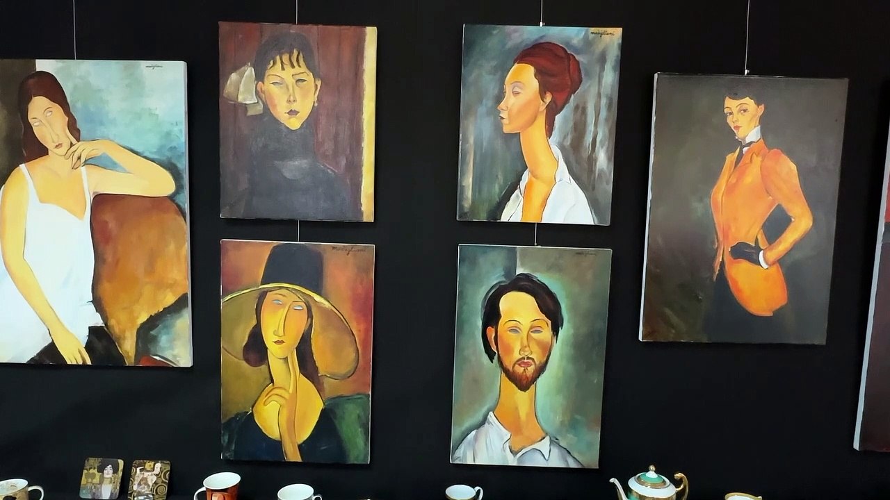 Spotkanie czar porcelany z malarstwem w tle w Żninie