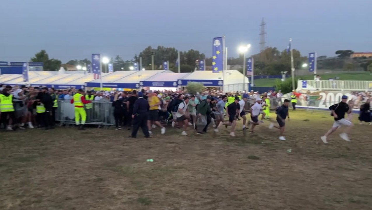 Ryder Cup spectators sprint to course for start of 2023 tournament