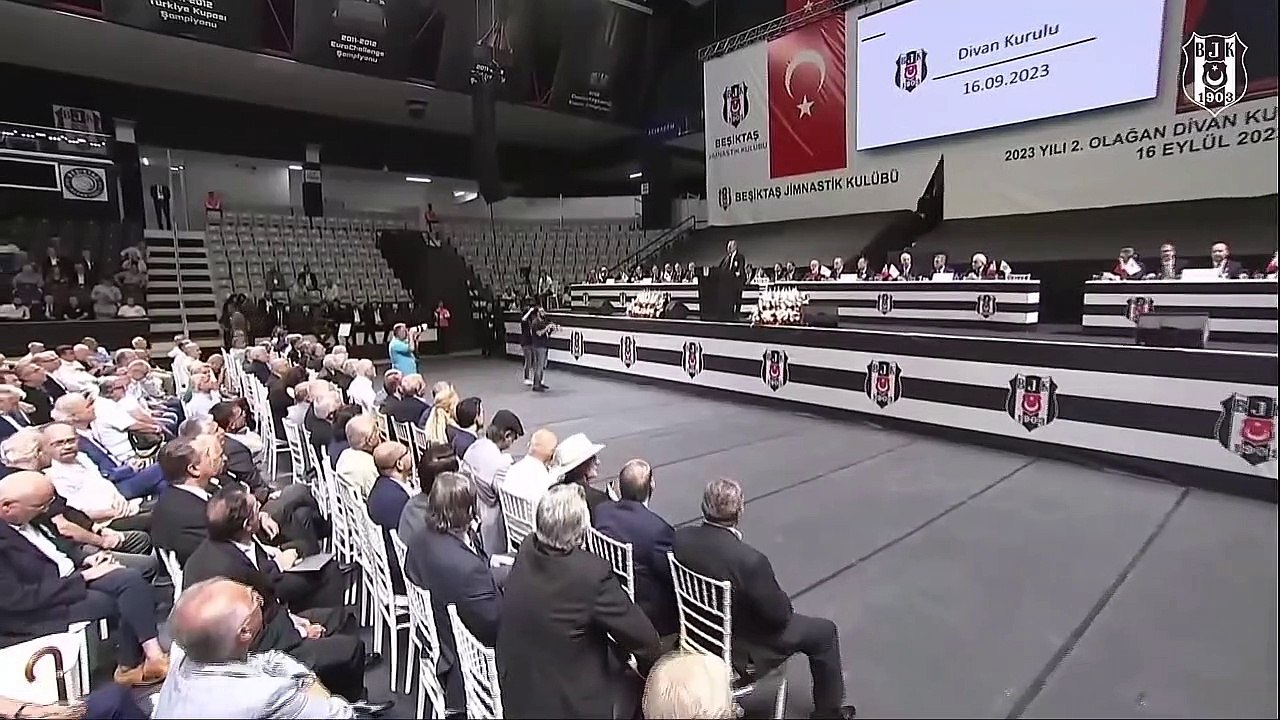 Beşiktaş'ta başkanlığa ilk aday Hasan Arat