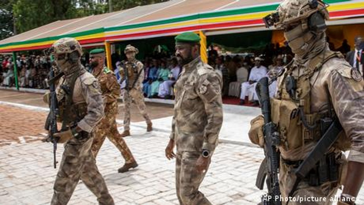 Why can't Mali's army secure its nation?