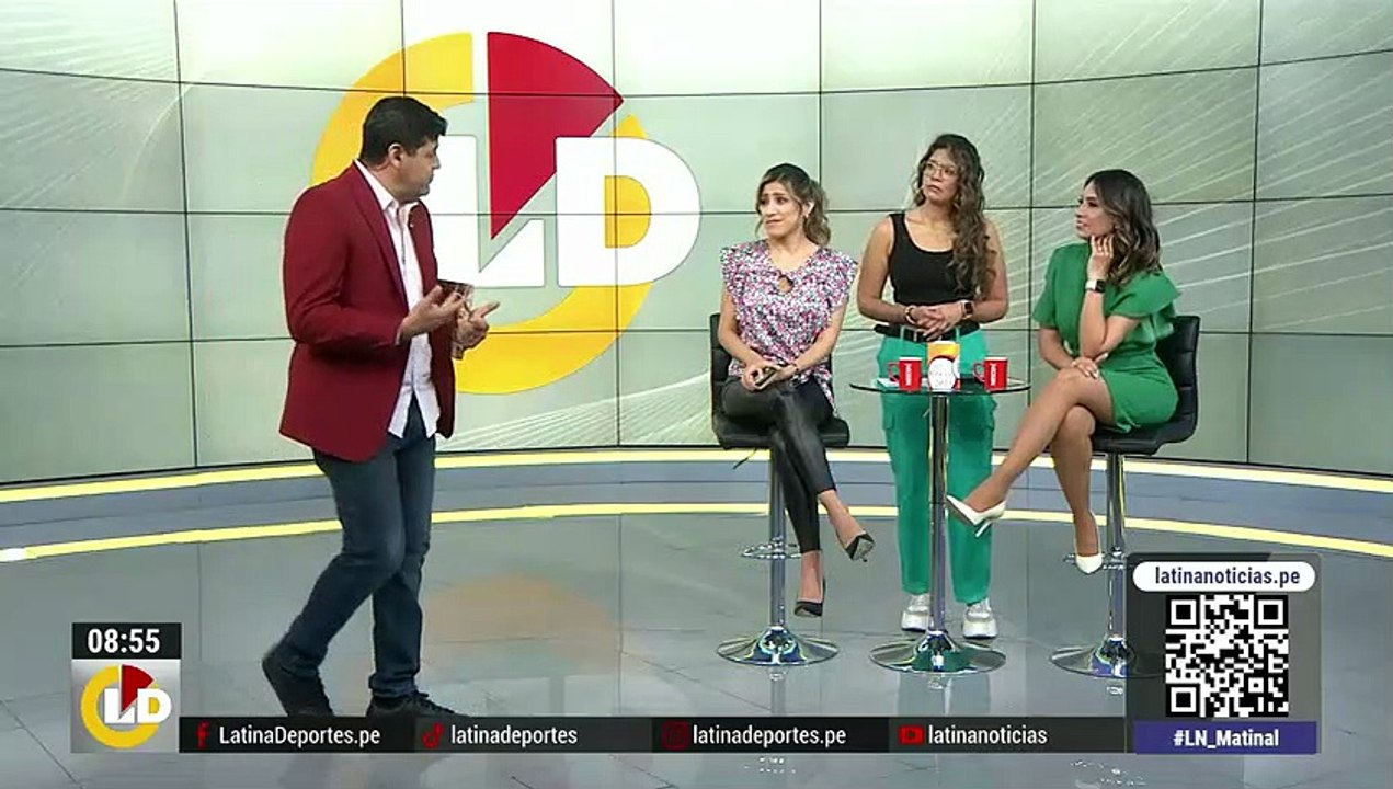 Alicia Retto le enseña el femoral a el checho Ibarra en vivo