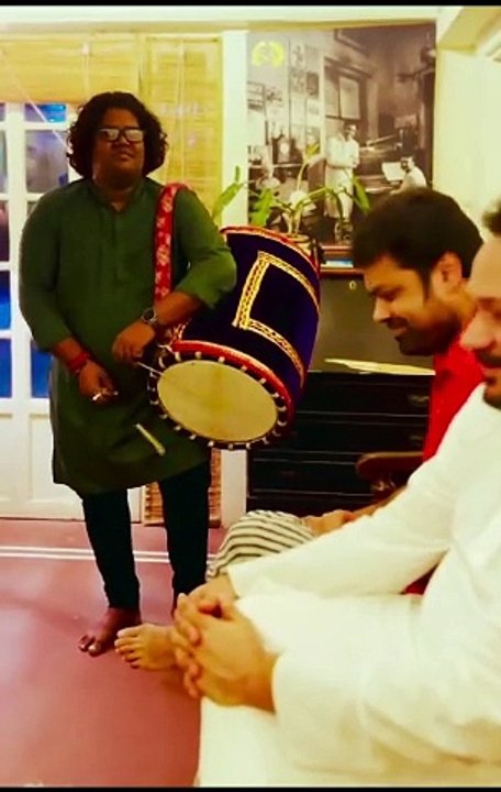 Types of Dhak- Playing