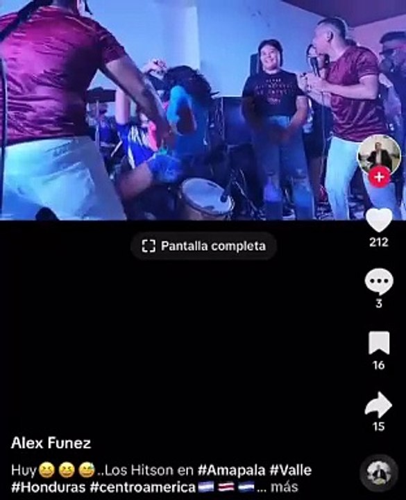 ¡Con un brazo quebrado! Amapalina realiza atrevido baile durante show de Los Hitsong