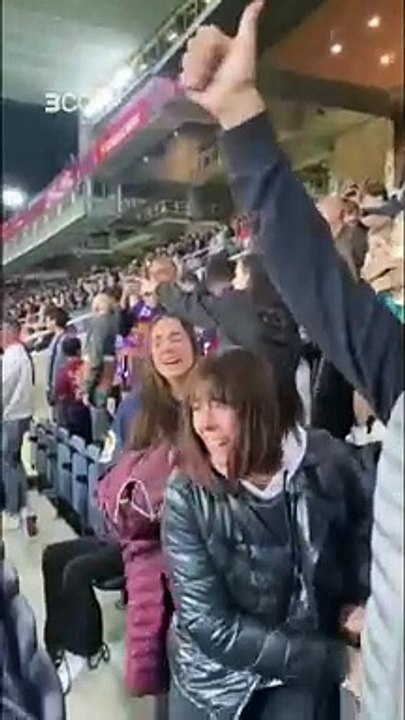 Los padres y la hermana de Marc Guiu, emocionados tras su debut histórico