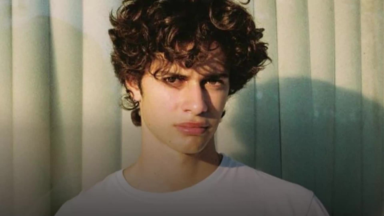 Voici - Ici tout commence : Qui est Liam Hellmann, l'interprète de David, et fils d'une célèbre animatrice télé ?