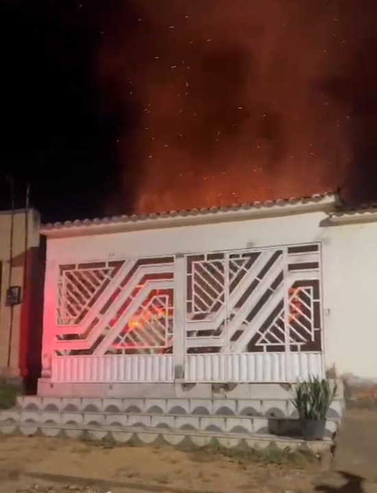 Incêndio destrói residência no Agreste; causa ainda é desconhecida