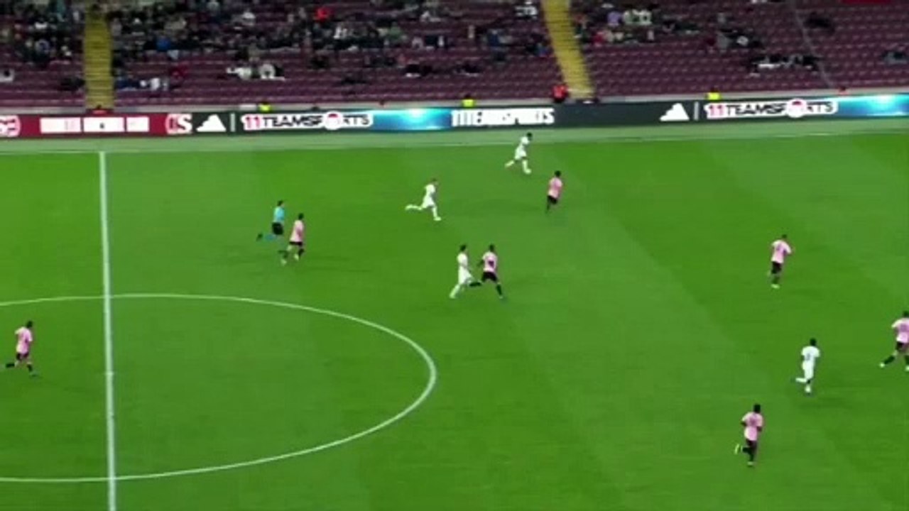 Joli but de Sofyan Chader