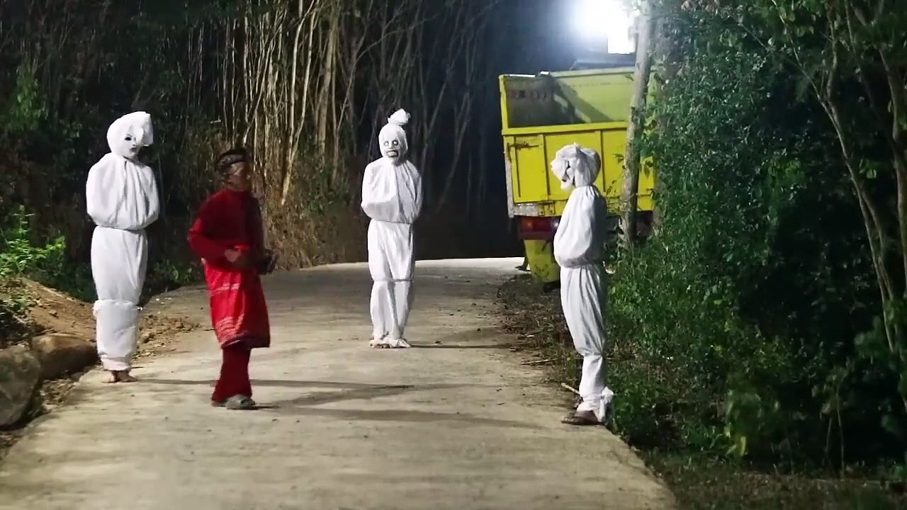 Tahan Tawa Prank Pocong ketemu Pocong Beneran ❗️Lucu Ngakak