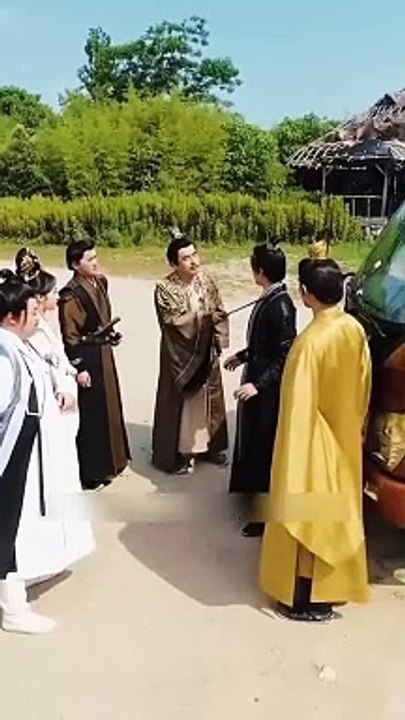 Chàng Trai Xuyên Không Mang Cả Súng Về Thời Cổ Đại