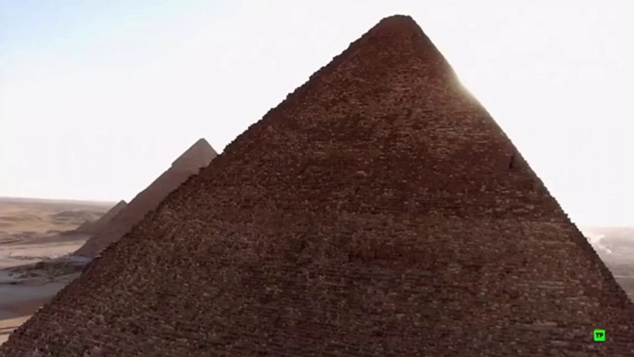 "Descubre El Enigma de la Gran Pirámide: Misterios y Teorías"