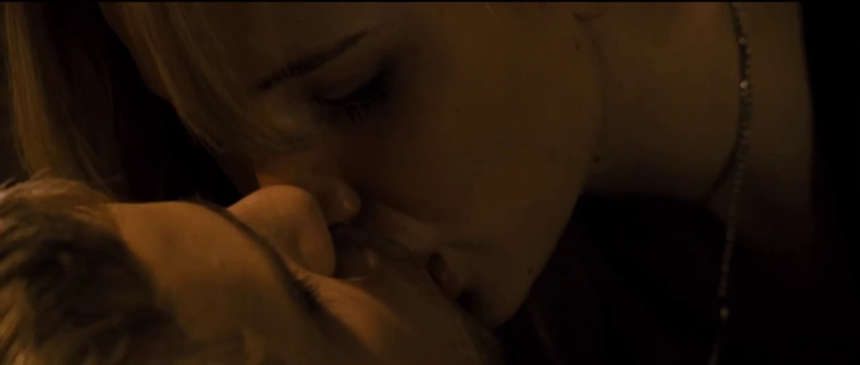 House at the End of the Street | Ryan and Elissa kissing + a dram