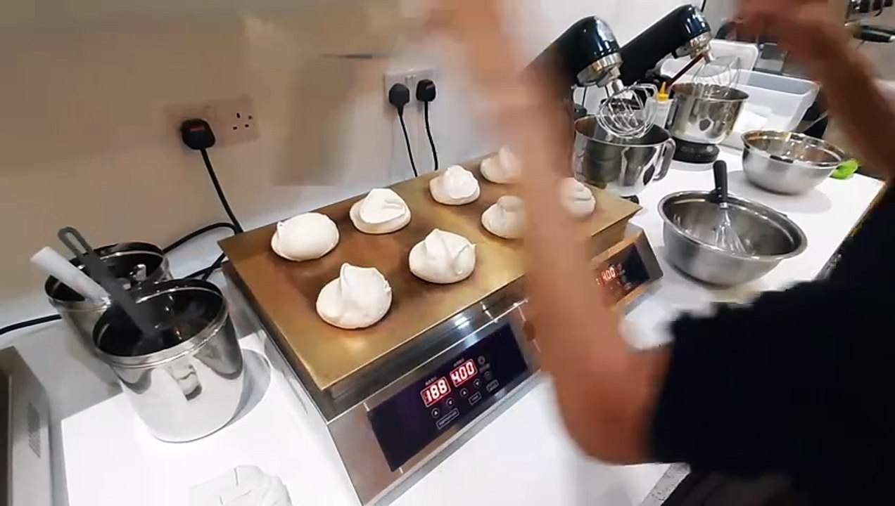 Souffle pancake and dessert cafe Fluffy Fluffy