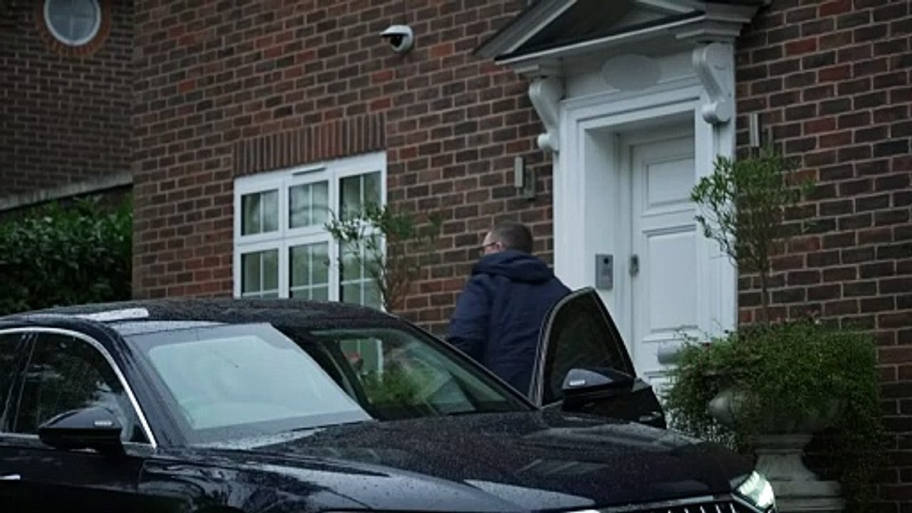 Home Secretary ignores questions on returning home