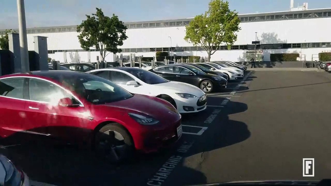 3 of Elon Musk's highly unusual leadership principles