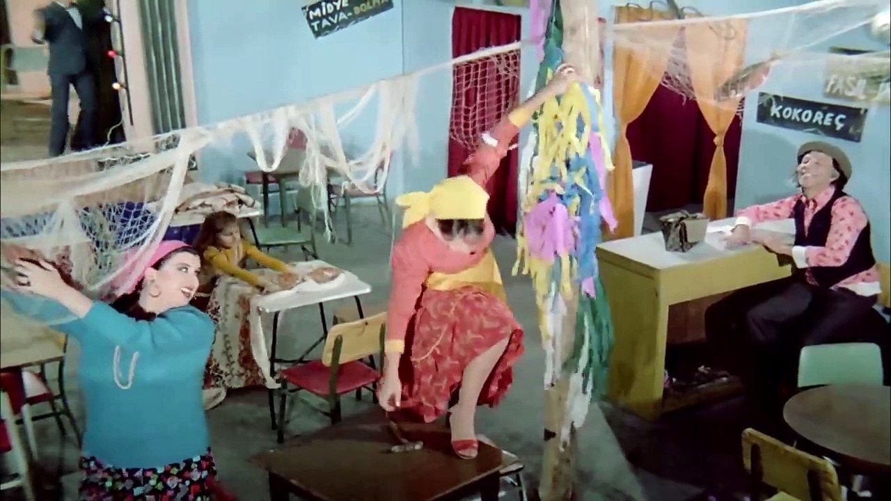 Gırgıriye'de Şenlik Var (1981) - Adile Naşit