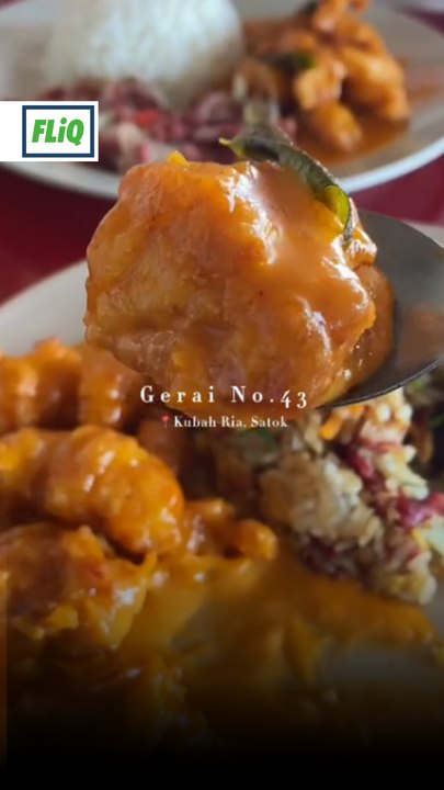 Nikmati Lezatnya Nasi Goreng Daging Jagung & Butter Chicken di Gerai No 43 Kubah Ria! 🍽️