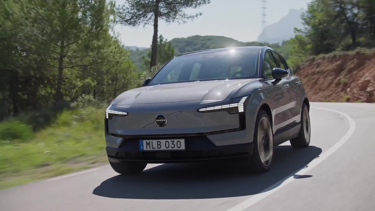 Volvo EX30: Kompaktes Fahrvergnügen mit beeindruckendem Fahrwerk 🚗