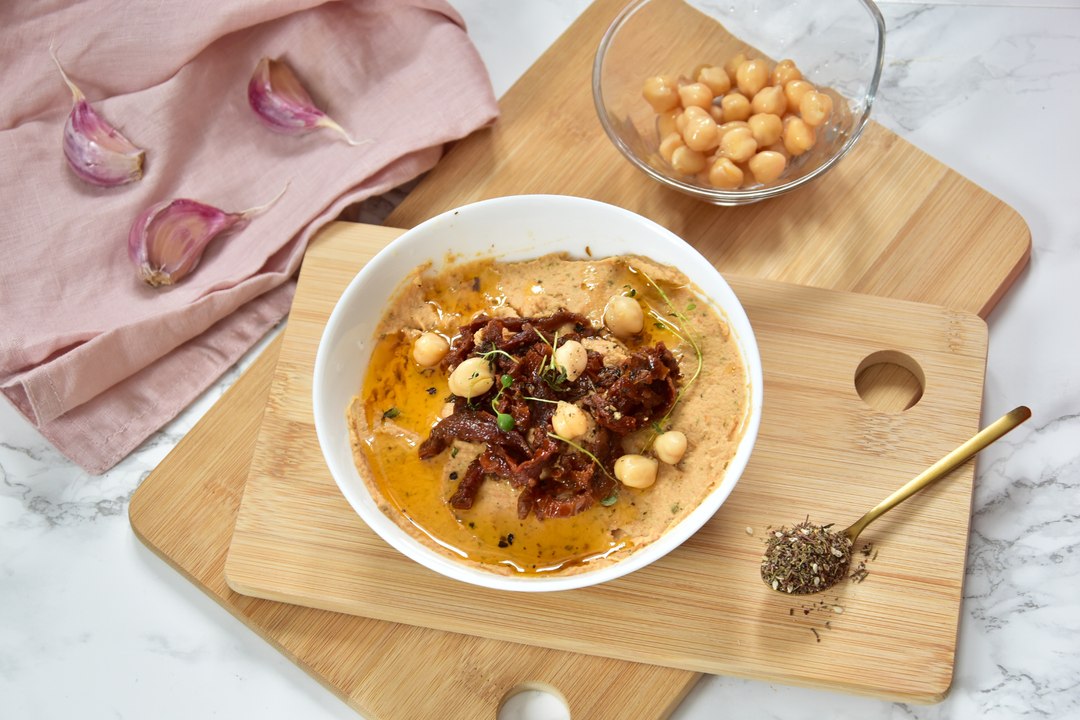 Hummus z suszonymi pomidorami
