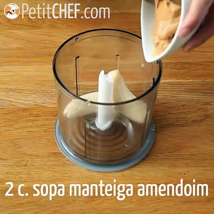 Bolo de caneca de chocolate em 1 minuto