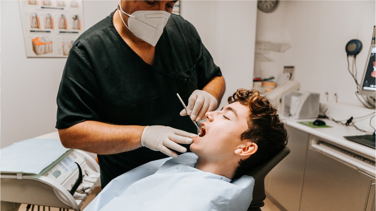 Dental hygiene: What are the black triangles between teeth you sometimes get?