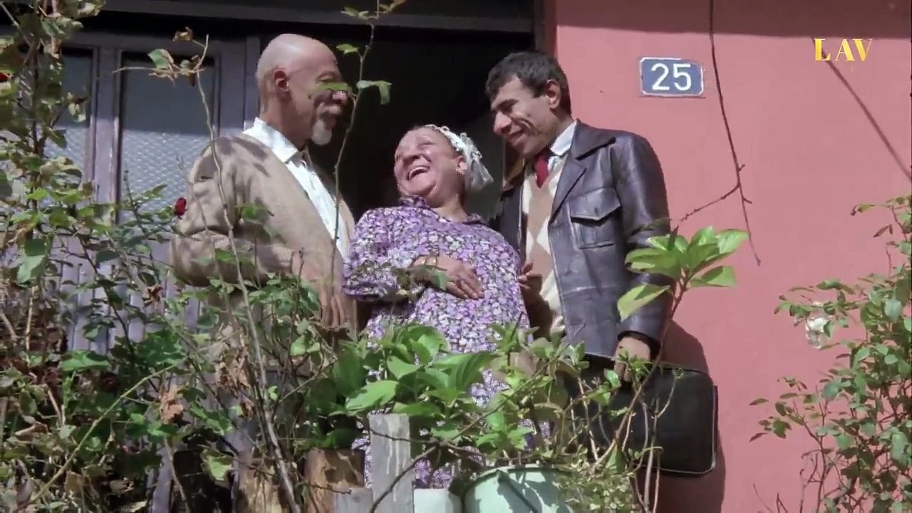 Şaşkın Ördek (1983) - Adile Naşit