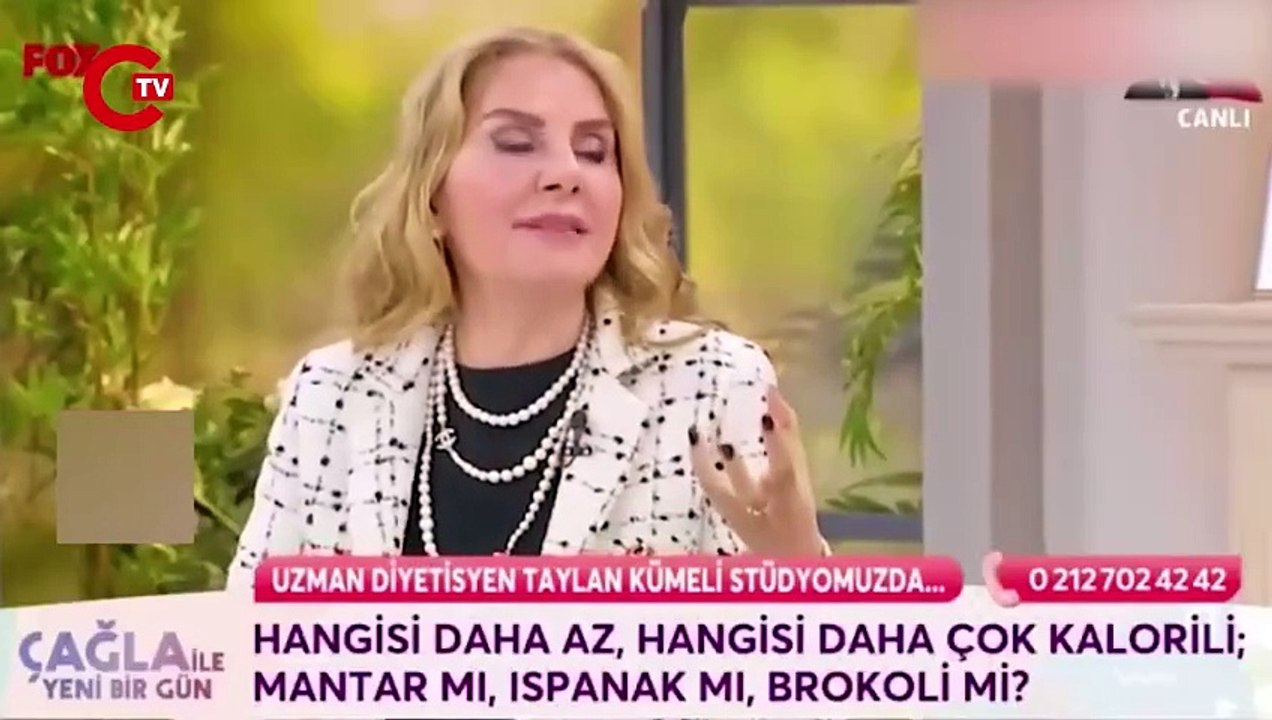 Çağla Şıkel depreme canlı yayında yakalandı