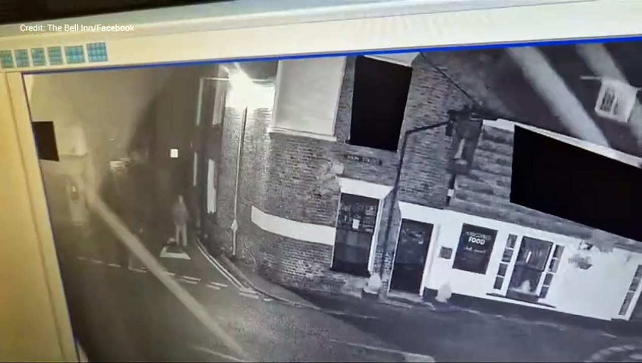Vandal smashes windows at Minster pub