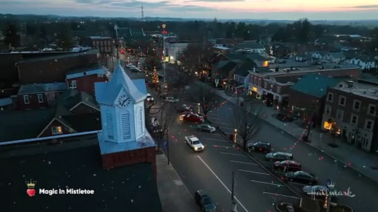 Watch the Enchanting Christmas Movie 'Magic in Mistletoe' with Lyndie Greenwood & Paul Campbell 🎄