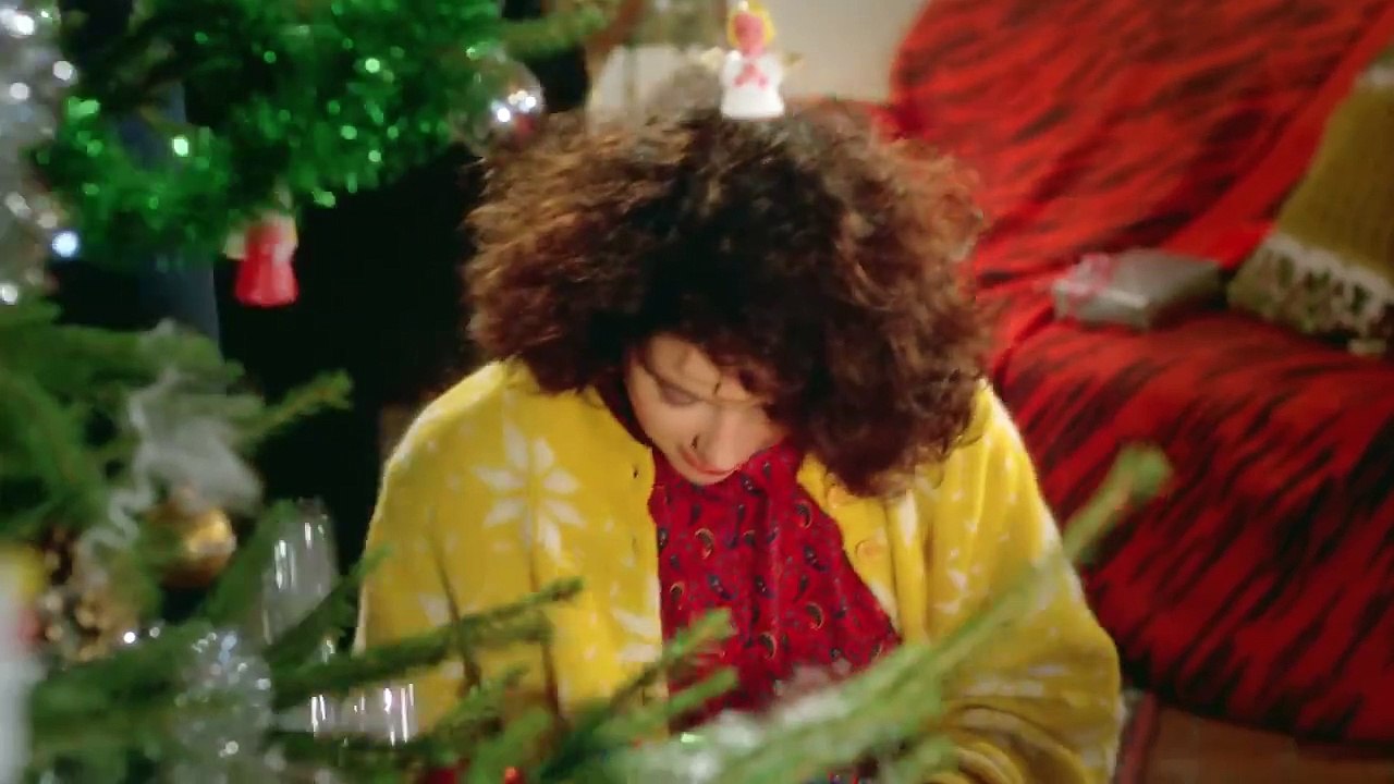 Wham! - Last Christmas 🎄 (Official Music Video)