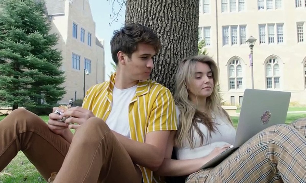 Undergrads Bande-annonce (EN)