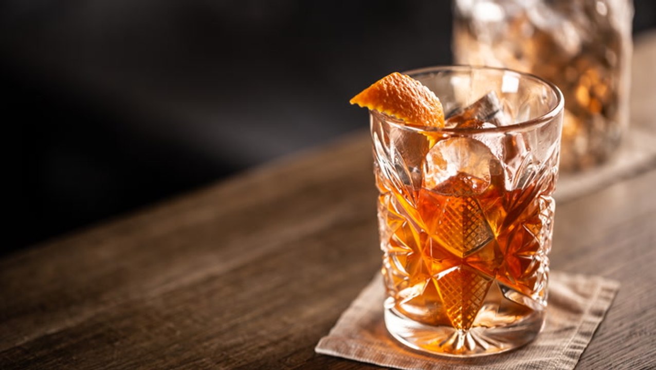 What's the Difference Between Rum, Rhum, and Ron?