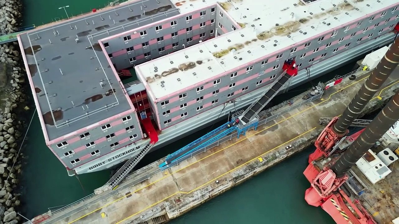 Asylum seeker reportedly dies on Bibby Stockholm barge