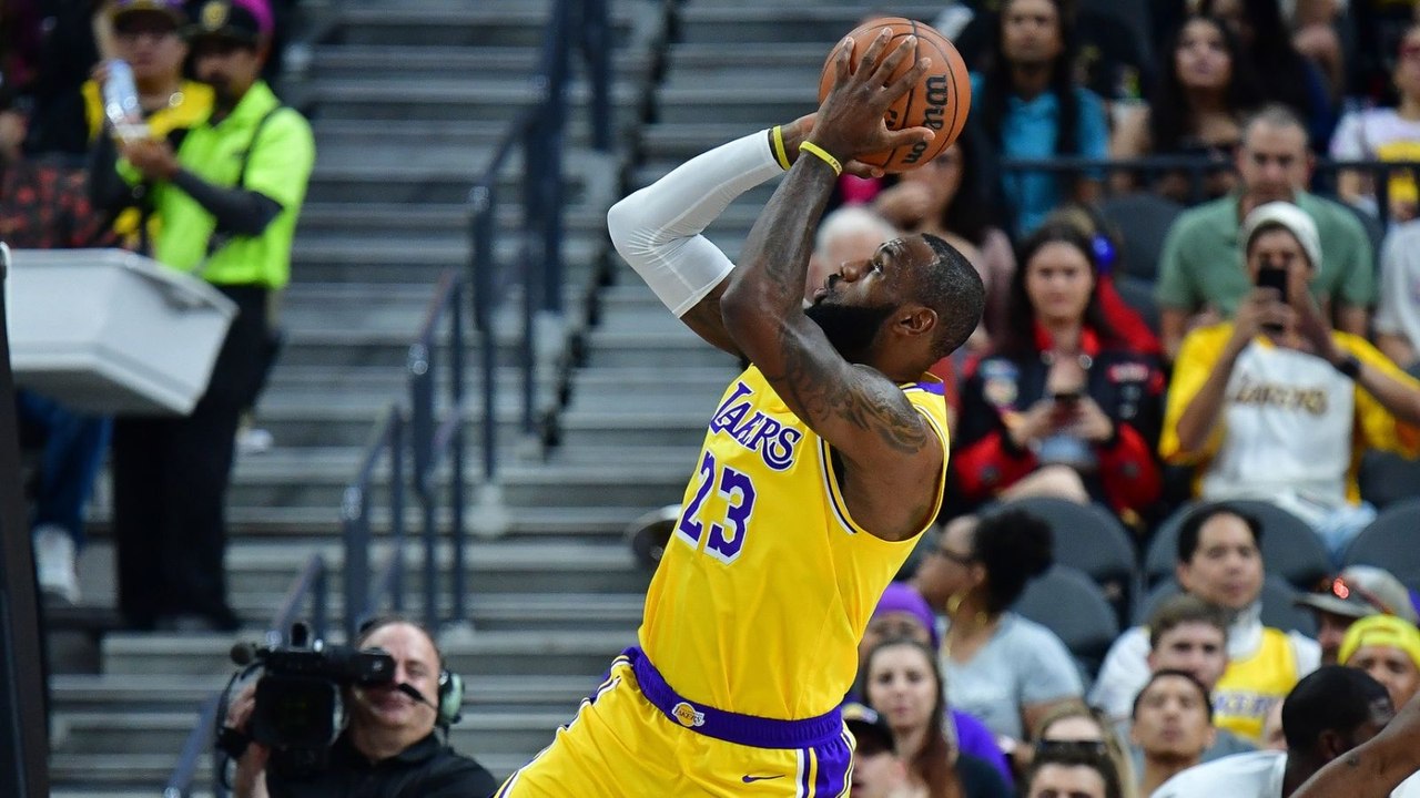 Lakers vs. Spurs: Will LeBron James Play? Preview and Prediction