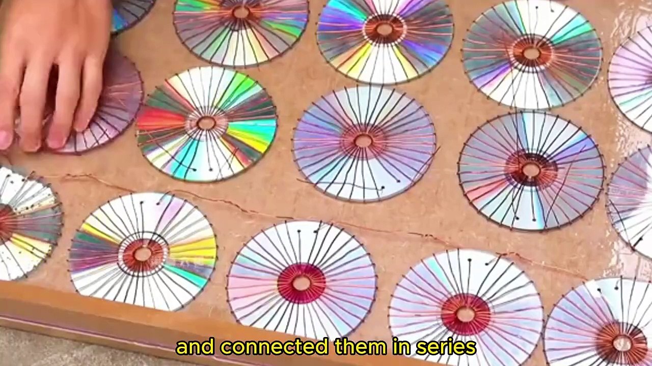 Man Turns Old CDs into a Powerful Solar Panel, DIY project