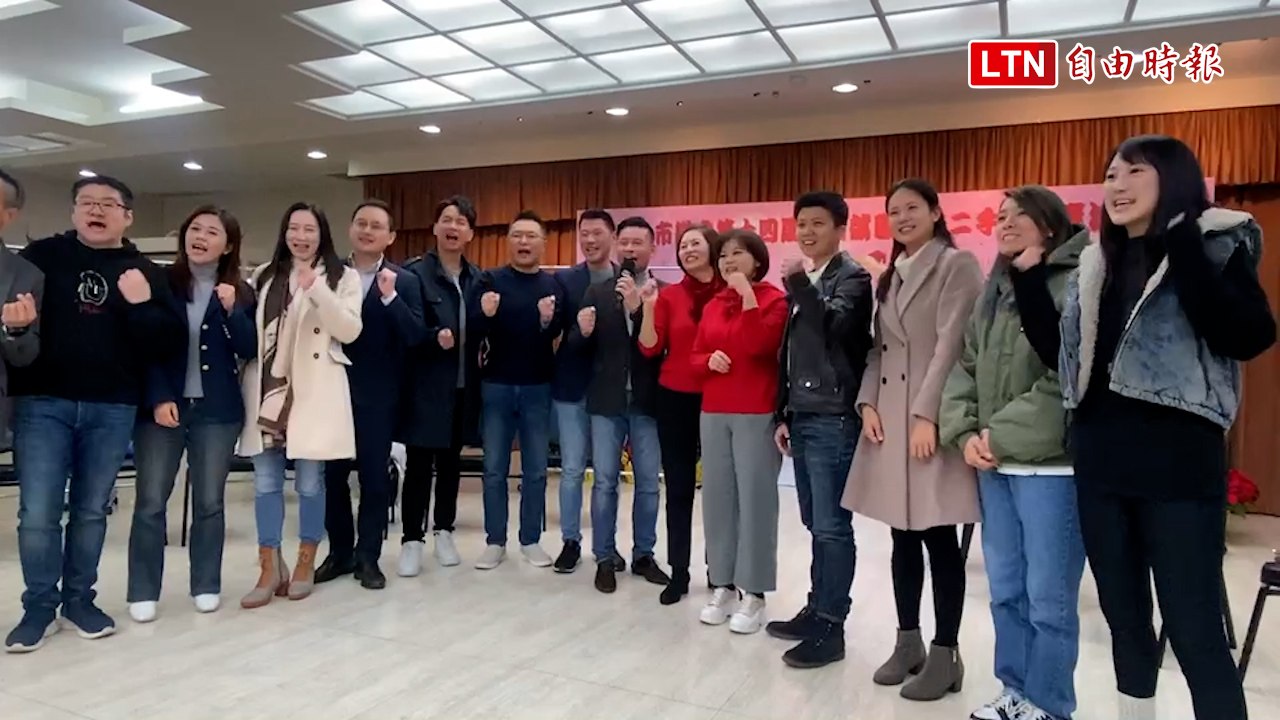 台北市議會竟上演藍白綠大和解！議員齊喊：今天不下架任何人