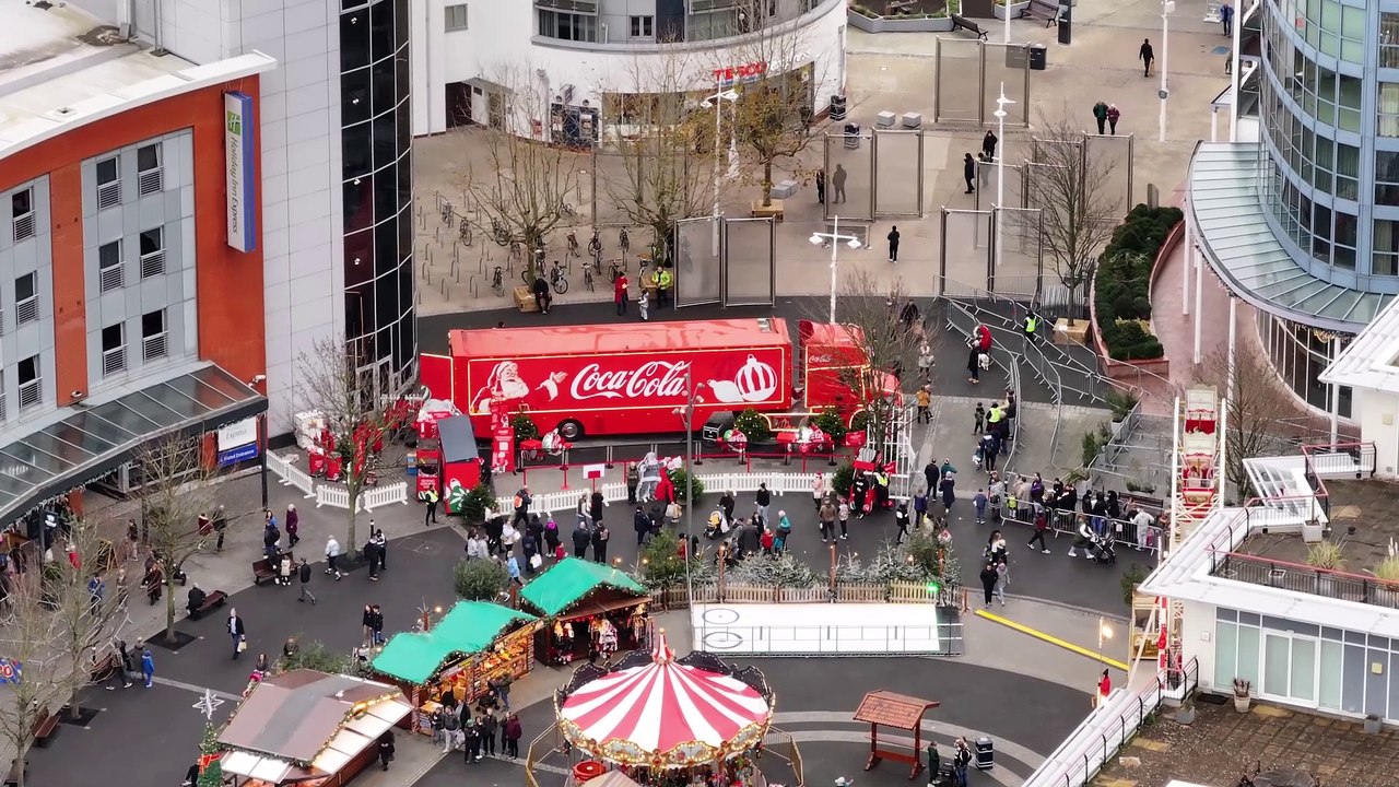 Iconic Coca Cola Truck Christmas Tour visits Portsmouth - Marcin Jedrysiak