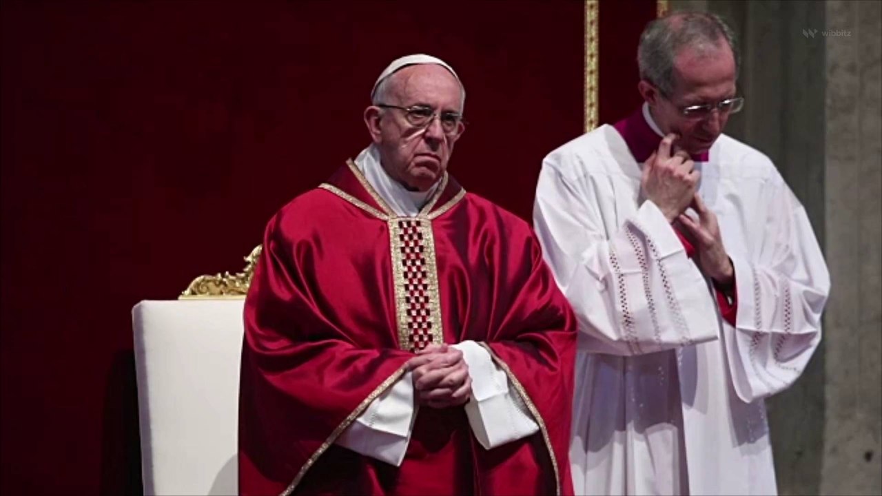 Pope Approves Blessings for Same-Sex Couples