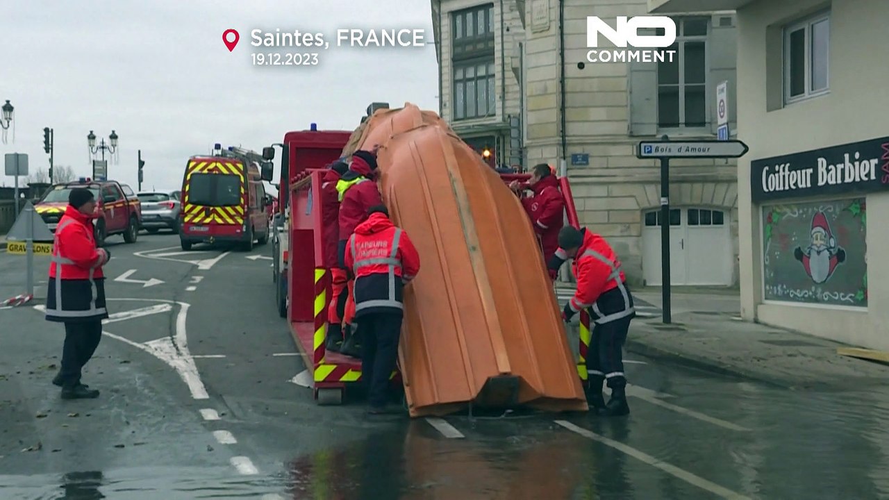 Французские деревни отрезаны от внешнего мира из-за наводнения