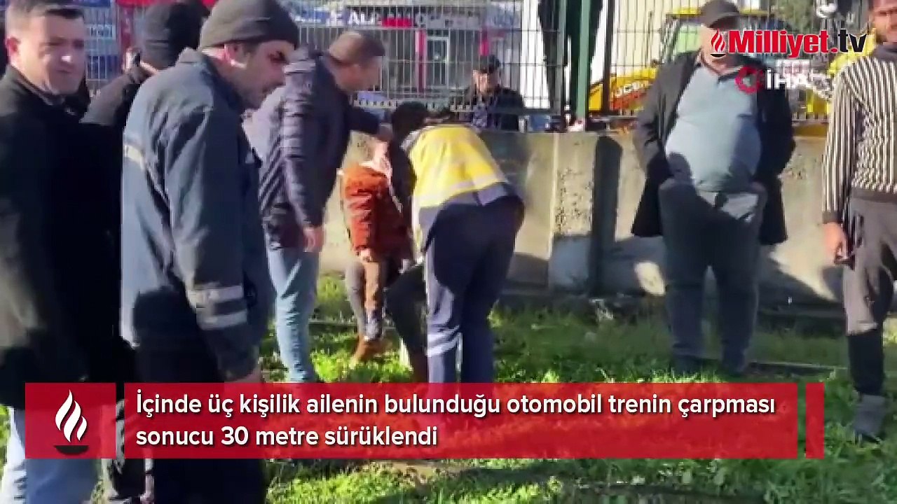 Bir aile dehşeti yaşadı! Tren, otomobili 30 metre sürükledi