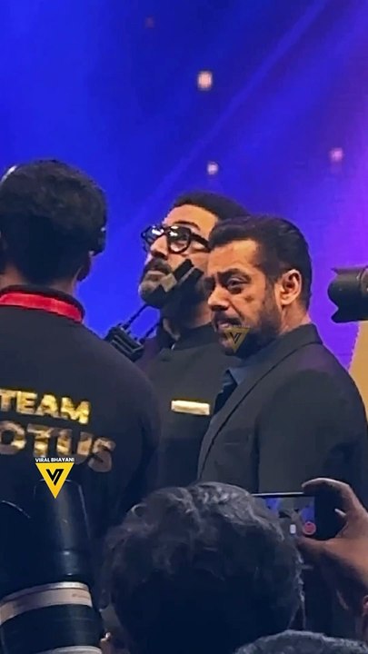 ऐश्वर्या से टूटते रिश्ते के बीच सलमान से मिले अभिषेक बच्चन