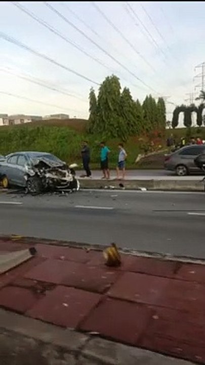 3车连环撞 造成2死 5人伤包括1名幼婴