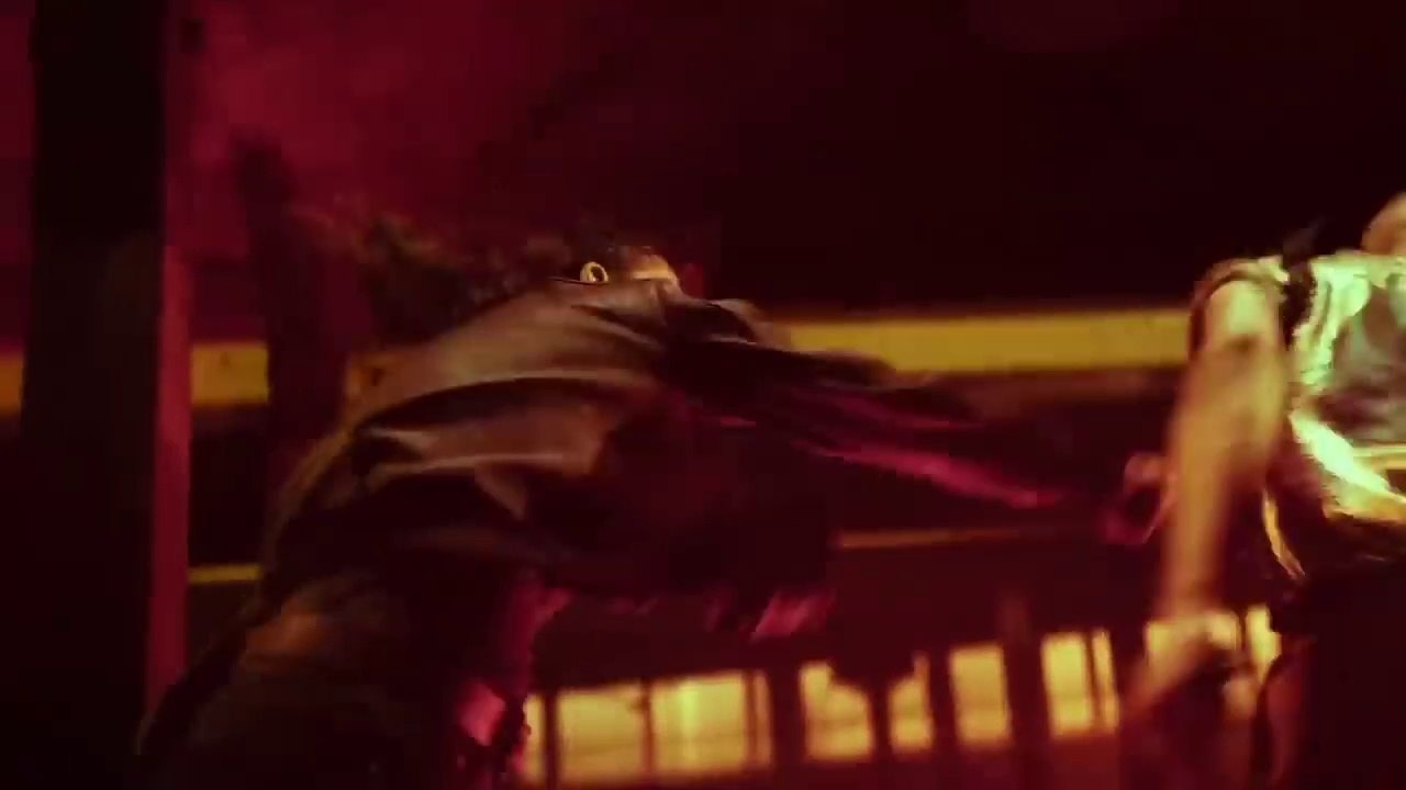 ظن الحراس ان بإستطاعتهم حماية هذاالشاب بعد وقوعه بأيد مافيا الاتجار بالبشر لكنهم لايدركو انه القائد