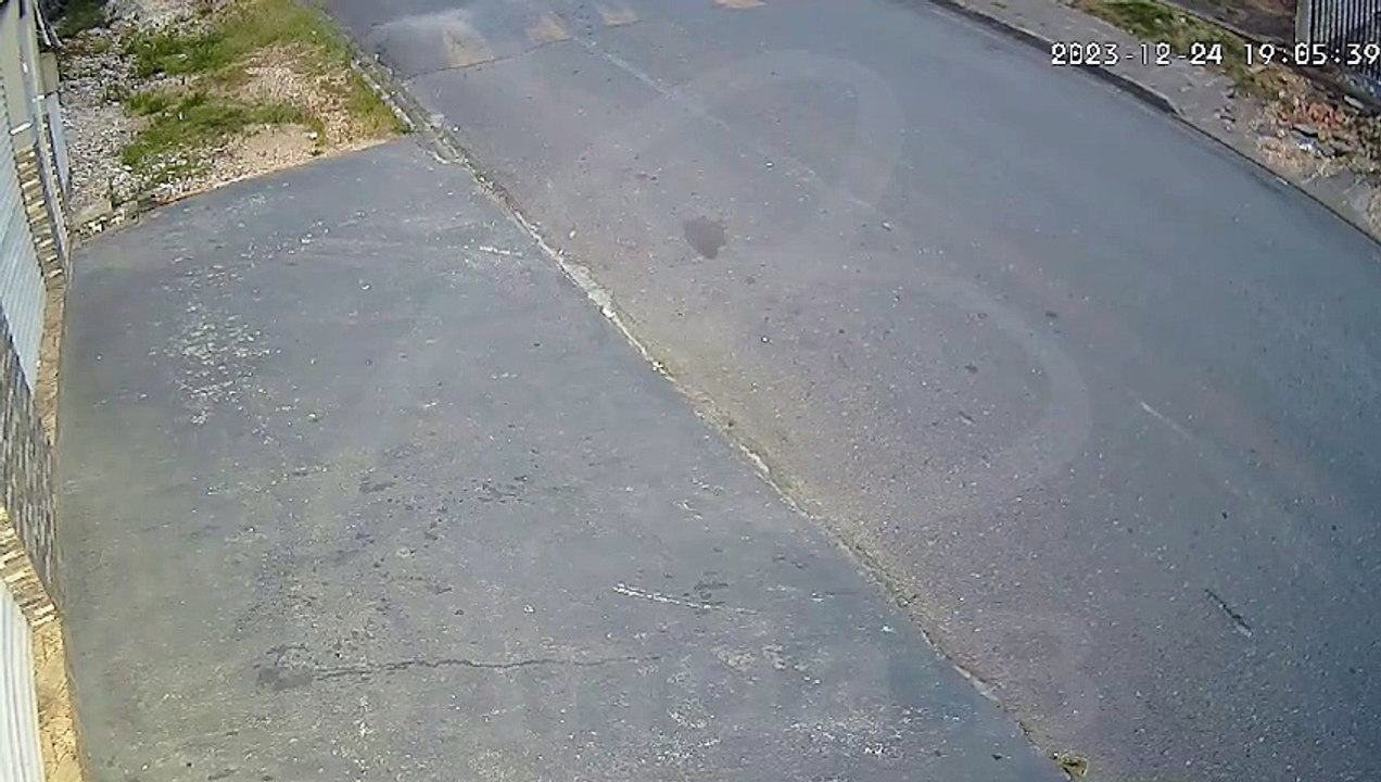 Câmera flagra carro em alta velocidade antes de atropelar menino em Rio Branco do Sul